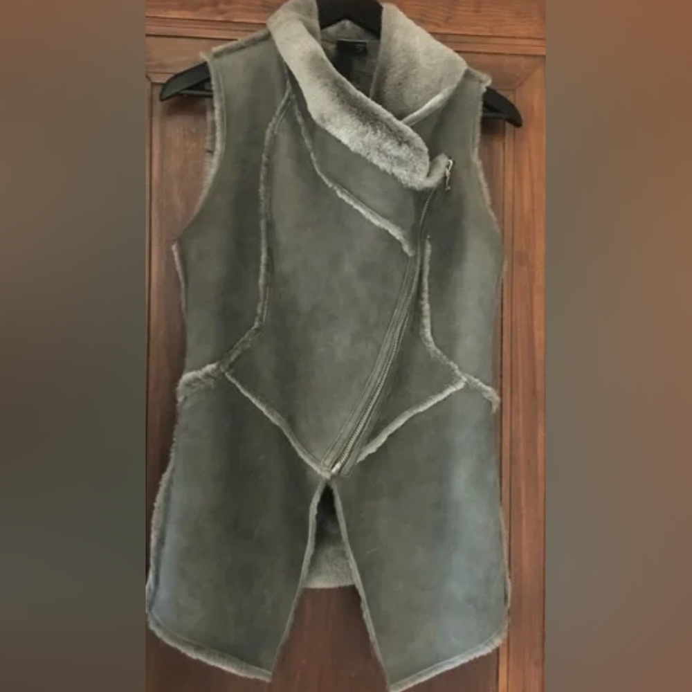 Kenna T Gray Shearling Vest with Real Lamb Fur & leather Zipper Size M - Picture 2 of 13